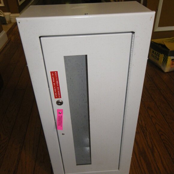 Larsen's Fire Extinguisher Cabinet Semi-Recessed Wall Mounted w/Lock & Key - Picture 1 of 5